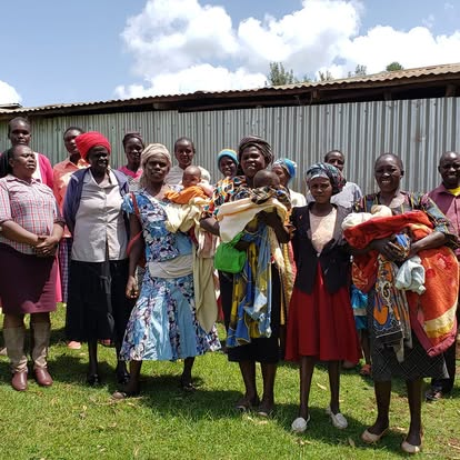 A community support gathering for young mothers